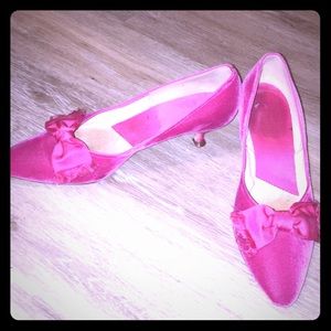 Vintage Pink Bow Kitten Heels